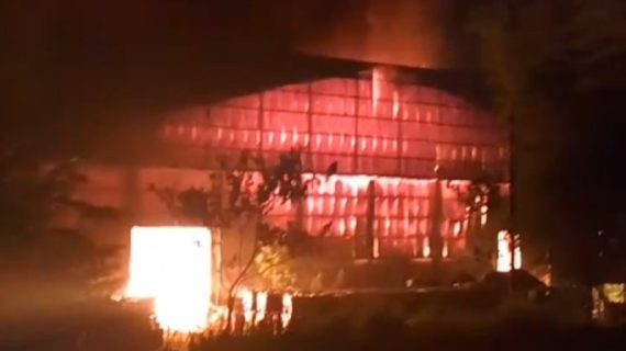 Breaking News! PT BES di Km 13 Kariangau Kebakaran