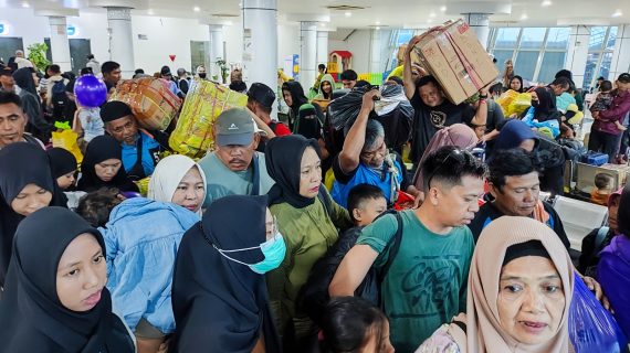 Peserta Mudik Asyik Bersama BUMN 2024 Diangkut KM Labobar dari Balikpapan ke Surabaya