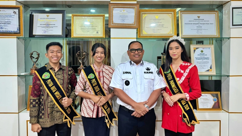 Duta Wisata bersama Pj Bupati PPU