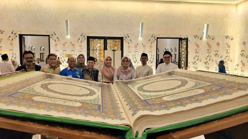 Al-Qur'an raksasa