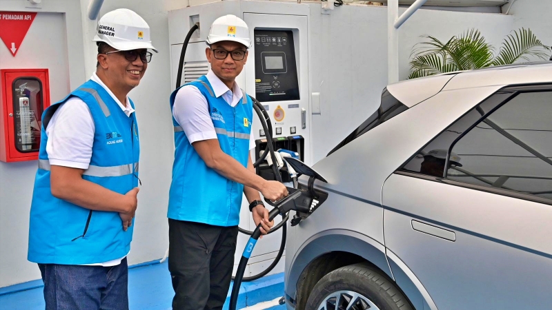 PLN Siapkan 312 SPKLU 24 Jam di Jawa Barat untuk Nataru