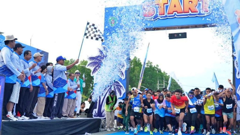 Pj Bupati PPU Lepas Peserta Danum Taka Coastal Run 5K