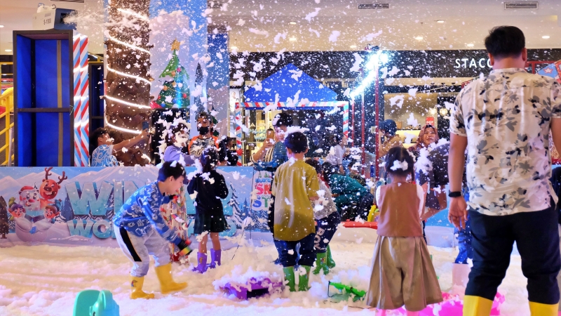 Serunya Liburan Akhir Tahun di Buzz Snow Story Mal Pentacity