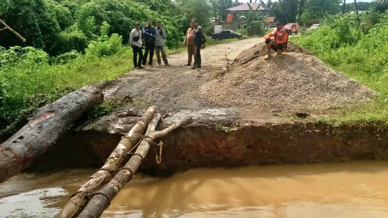 Akses Jalan Sepan-Bukit Subur Putus Diguyur Hujan Deras