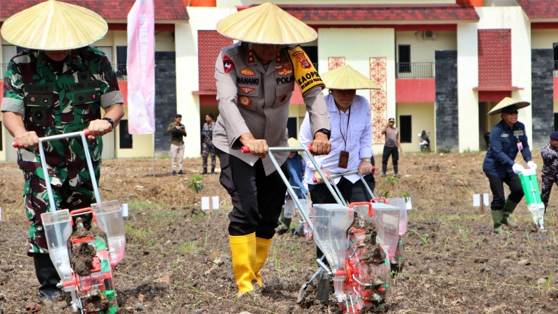 Polda Kaltim Dukung Penanaman Jagung Serentak Nasional