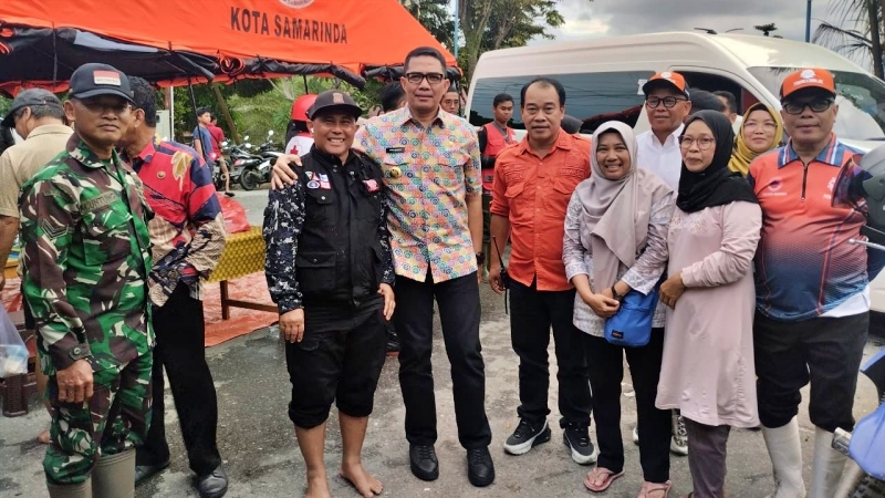 Wali Kota Samarinda Tinjau Dapur Umum untuk Korban Banjir