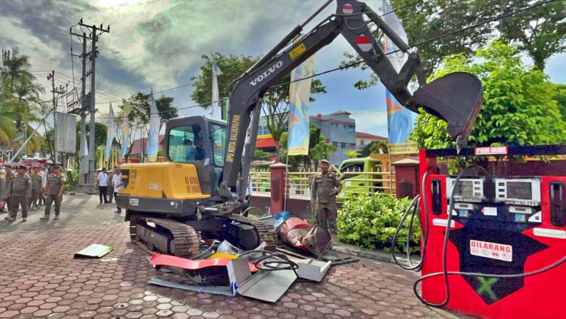 1.089 Botol Miras dan 37 Pom Mini Dimusnahkan di Balikpapan