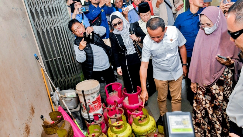 Menteri ESDM Bahlil Lahaladia sidak Pangkalan LPG