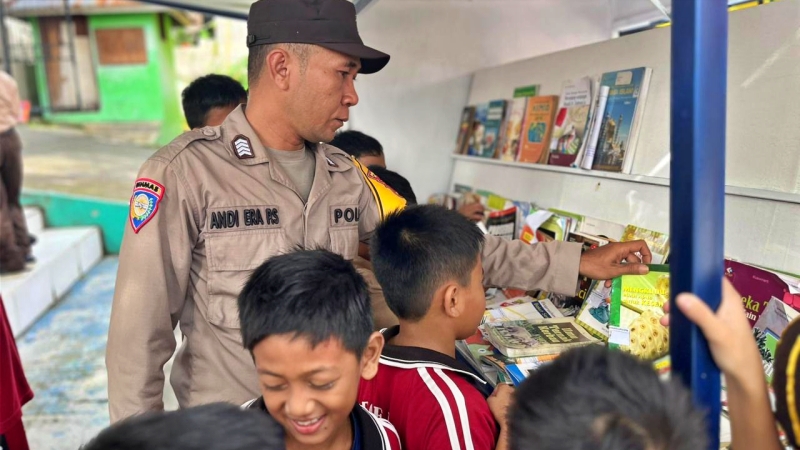 Bentor Cerdas, Cara Polisi Bontang Bantu Tingkatkan Literasi