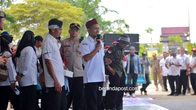 Unjuk Rasa Tenaga Honorer PPU