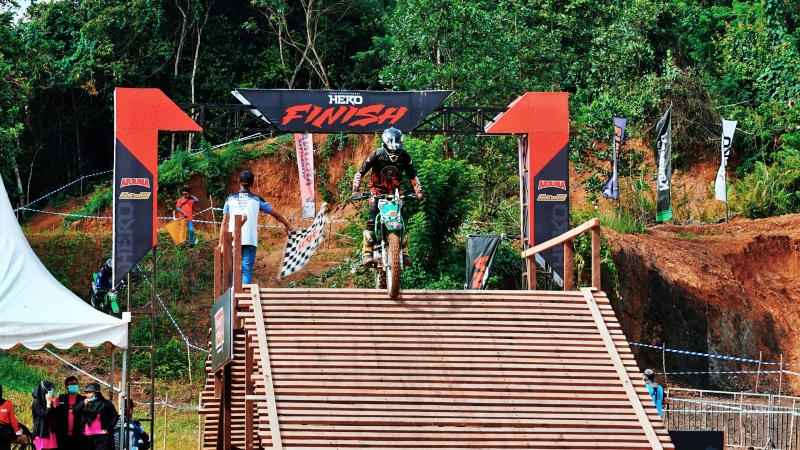 Hard Enduro Borneo (HERO) 2025 Sukses Guncang Loa Tebu Kukar