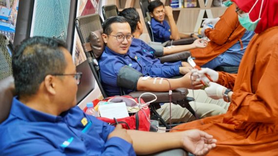 PLN UIP KLT Gelar Donor Darah dan Edukasi K3 di Balikpapan