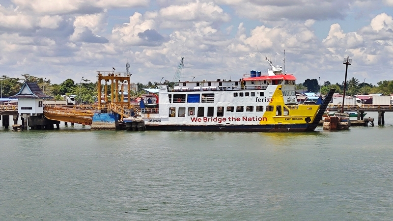 Feri di Pelabuhan Penajam