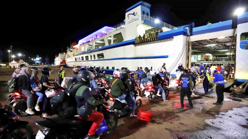 21 Ribu Pemudik Motor Menyeberang via Pelabuhan Ciwandan