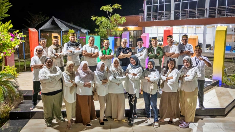 Prokopim PPU Buka Puasa Bersama di Pantai Istana Amal