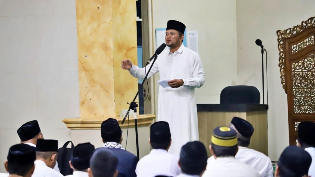 Siswa Gugup Depan Gubernur, Rudy Mas'ud Tanya Nomor Sepatu