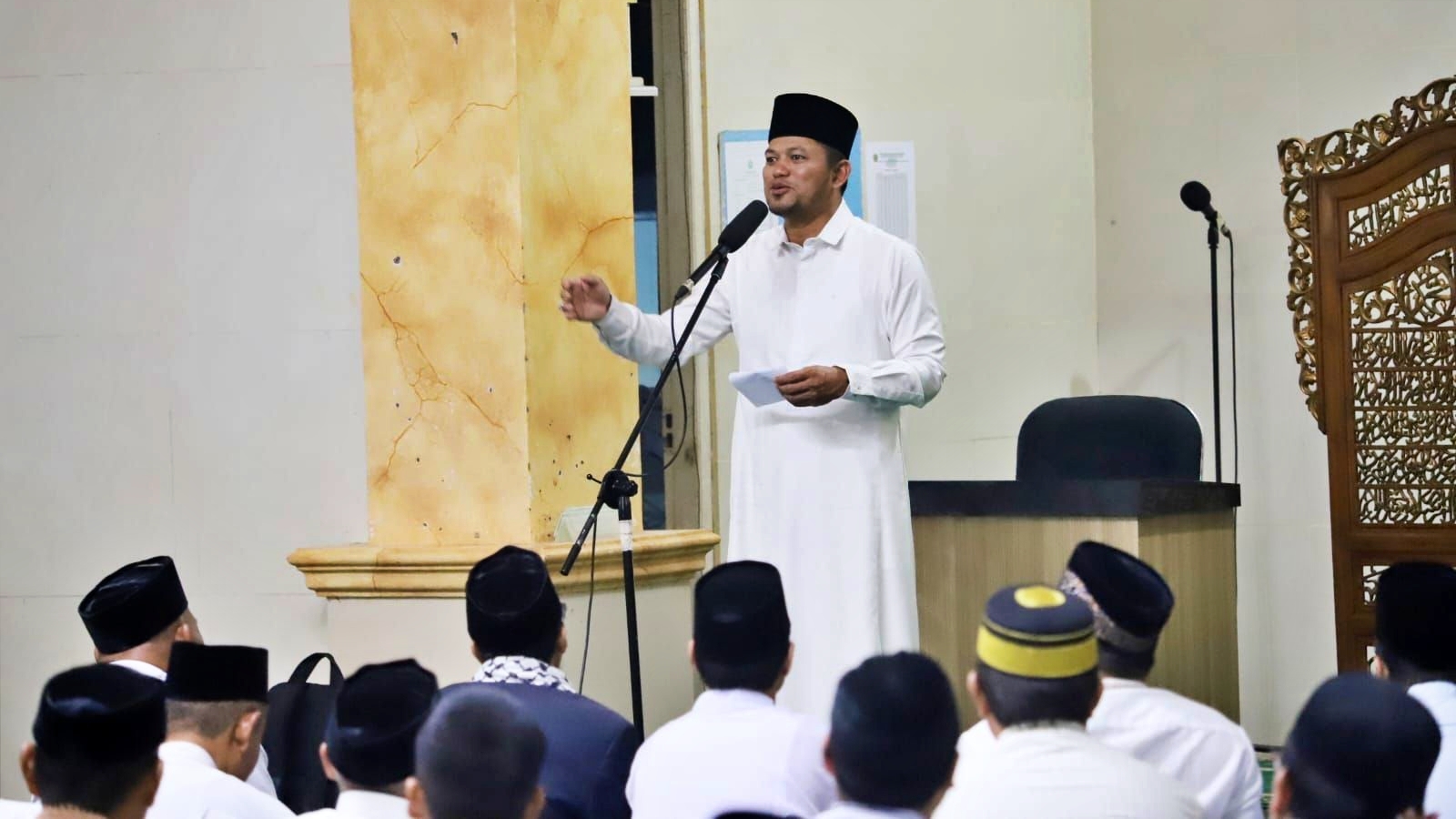 Siswa Gugup Depan Gubernur, Rudy Mas'ud Tanya Nomor Sepatu