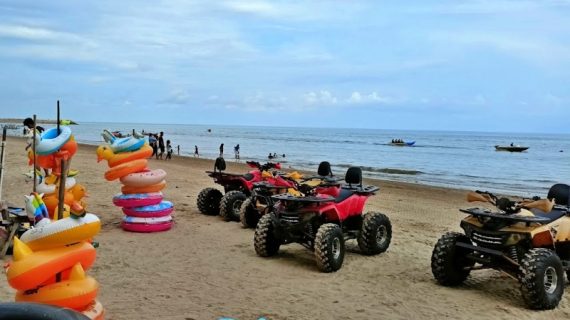 Libur Lebaran Usai, Pantai Manggar Tetap Jadi Unggulan