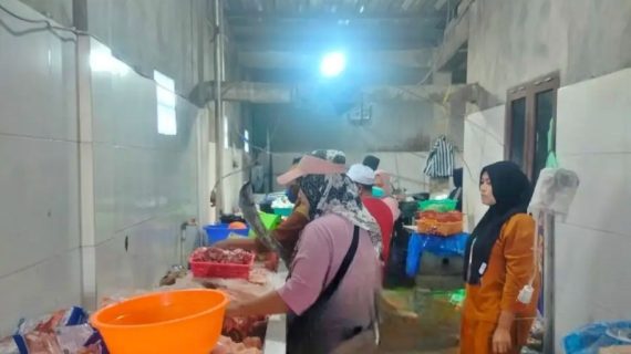 Usaha Penggilingan Daging Raup Untung Besar Saat Lebaran