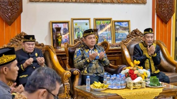 Bupati PPU dan Sultan Paser Perkuat Sinergi Budaya Adat