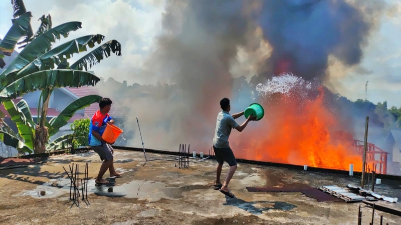 Kebakaran Satu Rumah Besar di Sumber Rejo Balikpapan