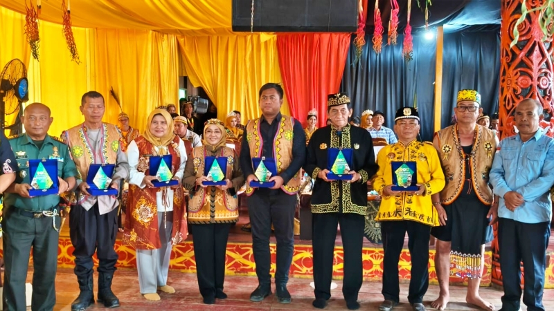 Festival Bekudung Batiung Angkat Budaya Tumbit Dayak Berau