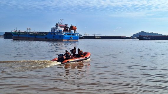 Kelotok Tenggelam di Sungai Mahakam, Satu Orang Masih Hilang