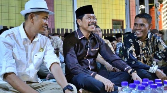 Wabup PPU Rayakan HUT ke-15 Desa Giripurwa Bersama Warga