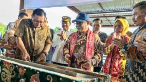 Waris Muin Dampingi Mendikdasmen Resmikan Sekolah Pintar