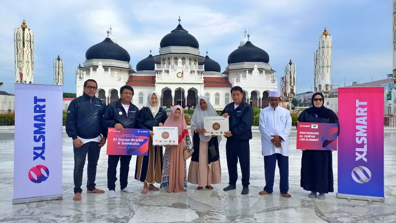 XLSMART Perluas Jaringan dan Salurkan Wakaf di Aceh