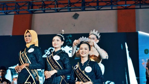 Bupati Kukar Kukuhkan 20 Duta Wisata Teruna Dara 2025