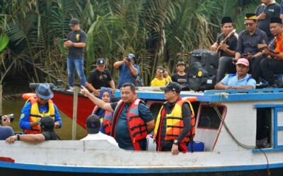 Bupati Susur Sungai Waru Tua, Peduli Ekosistem Bekantan