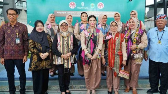 Dewi Yuliana Dampingi Selvi Ananda HUT ke-45 Dekranas di IKN