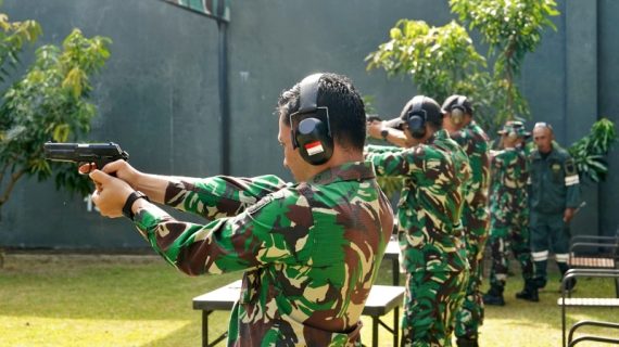 Serunya Lomba Menembak Pistol Eksekutif Kodam VI/Mulawarman