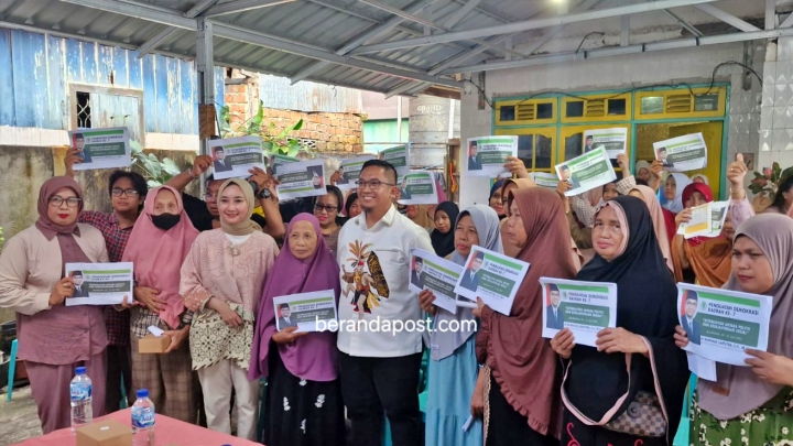 Warga Manggar Baru Ikuti Sosialisasi Politik Nurhadi Saputra