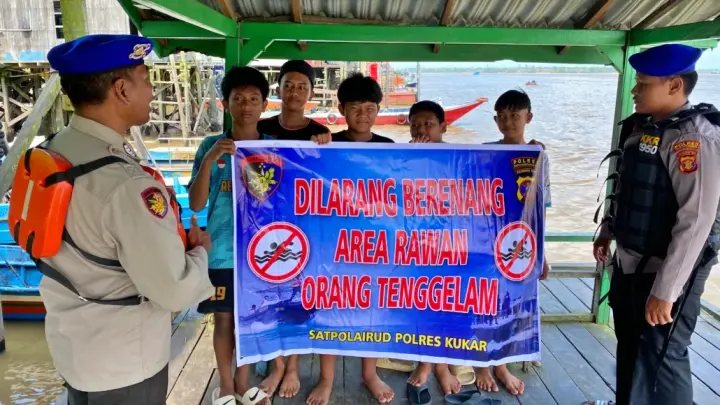 Antisipasi Buaya, Pasang Spanduk Larangan Berenang di Sungai
