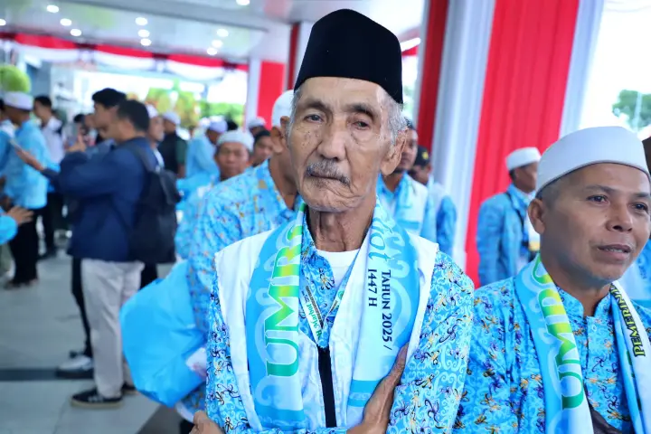Bahagianya Ratusan Marbut Bisa Berangkat Umrah Gratis